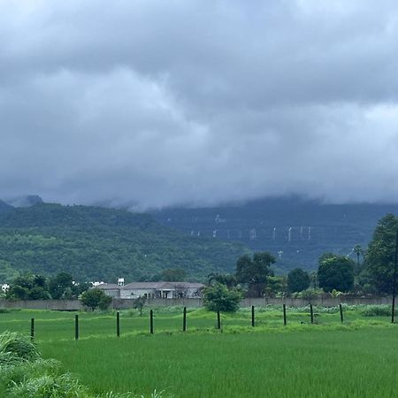 Hotel Sai Farm Karjat Exterior foto